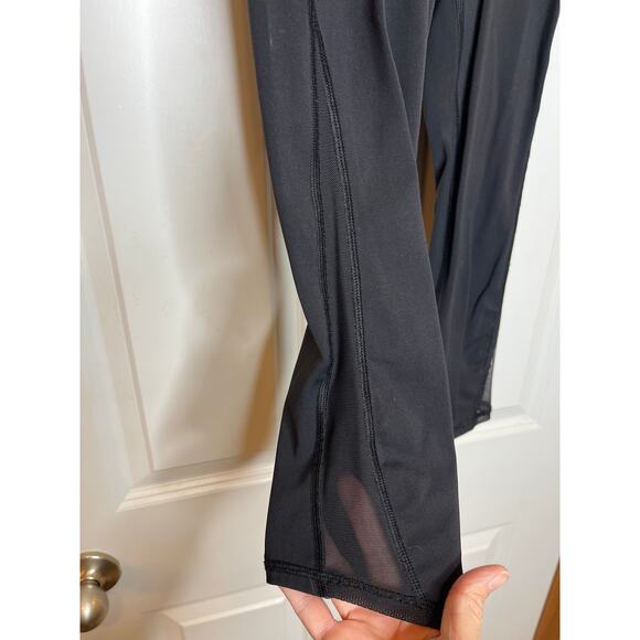 Lululemon Train Times Size 4 Black Crop with Mesh leggings - Picture 4 of 9
